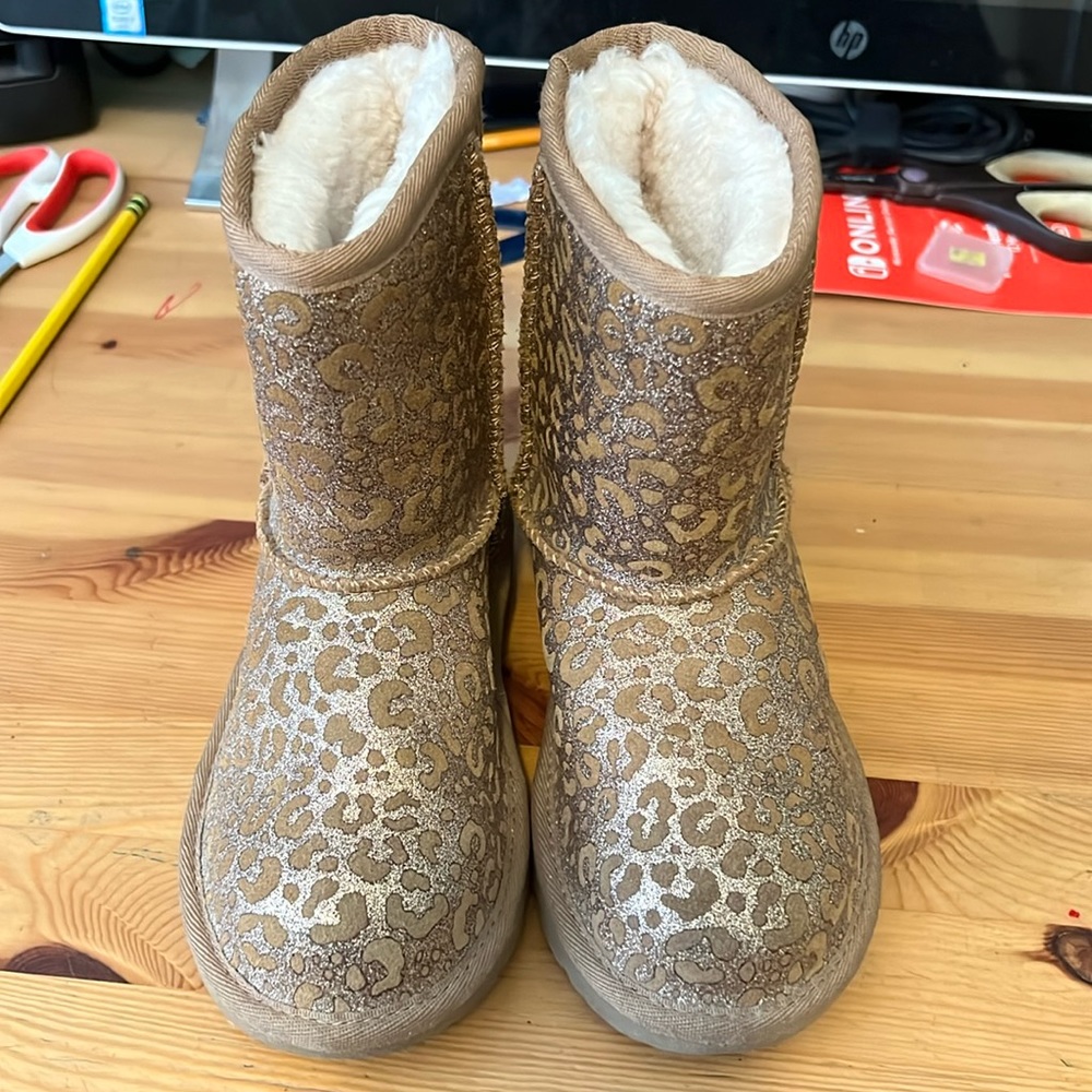 UGG Girls Tan Metallic Leopard Glitter Classic Short Boots
